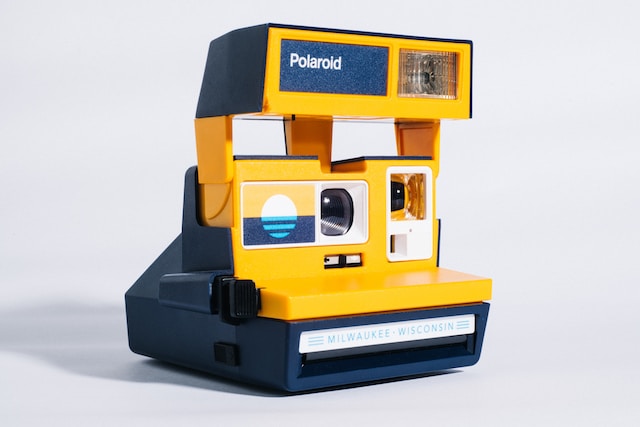 Do Polaroid Cameras Need Batteries?